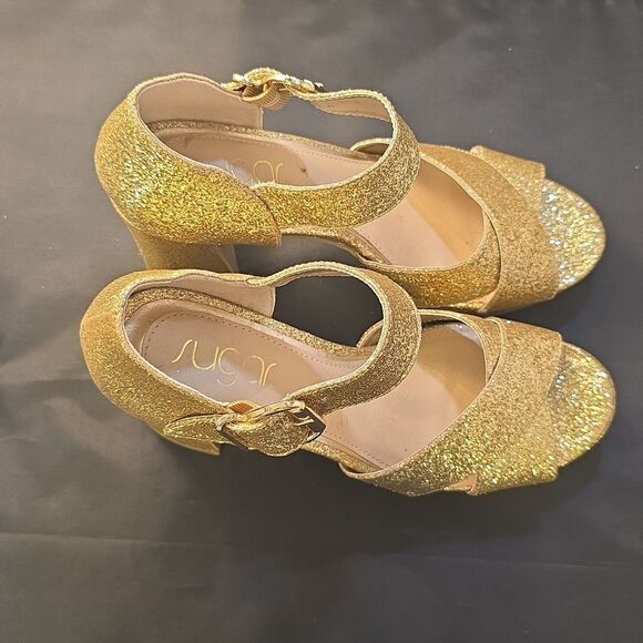SUGAR LEEZA GOLD GLITTER CRISS-CROSS STRAP BLOCK HEEL HEIGHT SANDAL - Picture 3 of 16
